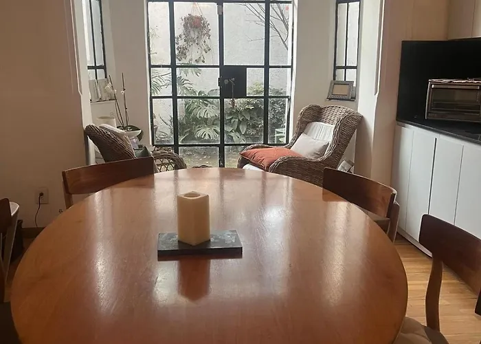 Art Deco House With Private Courtyard In La Condesa Сasa de vacaciones